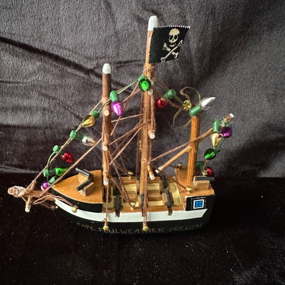 Vintage Provincetown MA. Handmade wood home decor, ornament, pirate ship - Picture 5 of 8